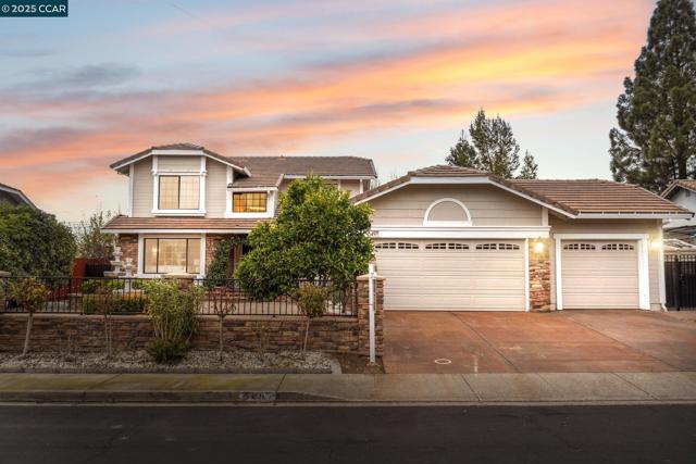 5497 Silver Sage Ct, Concord CA: https://media.crmls.org/mediaz/f4ede65c-0c54-47bd-a43a-ee45965cd150.jpg