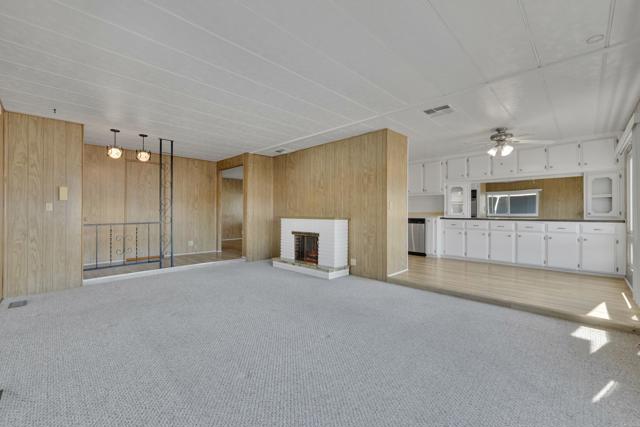 Home for Sale in Lakeside