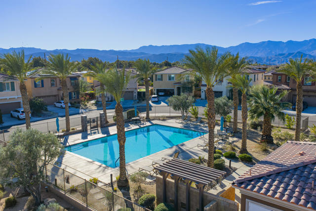 35425 Domani Drive, Palm Desert CA: https://media.crmls.org/mediaz/f4ef1ee2-4c9f-414a-9f33-06432149b06c.jpg