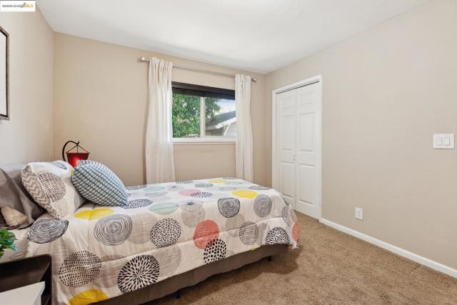 2670 Crescent Dr, Concord CA: https://media.crmls.org/mediaz/f4ef9204-9138-4965-ab8e-66d2e4b0edc5.jpg