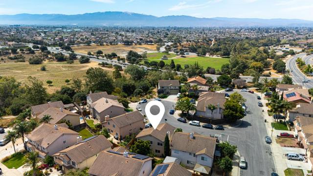 7 Massachusetts Circle, Salinas CA: https://media.crmls.org/mediaz/f4f02f23-c06b-4029-b13c-32da300d1e8b.jpg