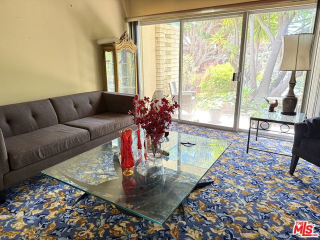 1053 Tellem Drive, Pacific Palisades CA: https://media.crmls.org/mediaz/f4f03c41-49f1-47b2-ab06-5a645f13d13e.jpg