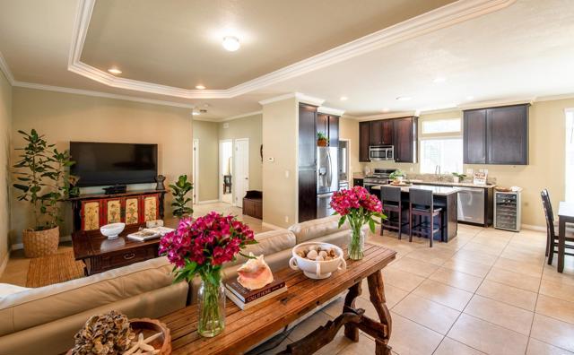 6508 Friendly Place, Carlsbad CA: https://media.crmls.org/mediaz/f4f05607-ed8b-4ee7-b3e8-580ec8cce00b.jpg