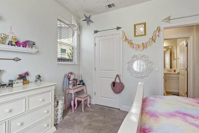 471 Segovia Drive, Hollister CA: https://media.crmls.org/mediaz/f4f08bed-e3f7-4e82-a241-e086c5c035c7.jpg
