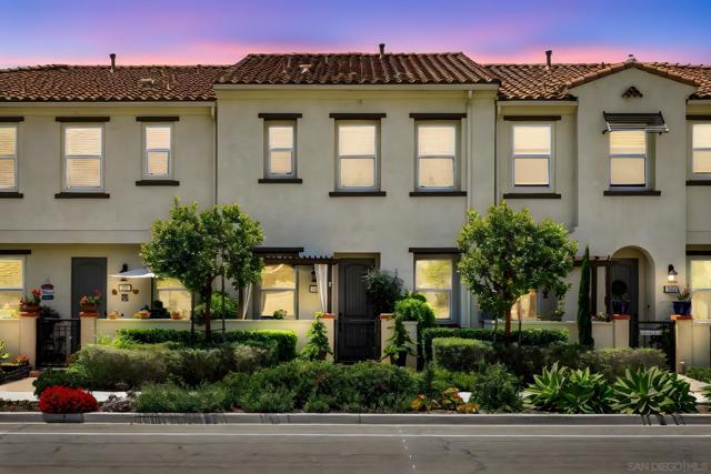 4132 Calle Arbol, Oceanside CA: https://media.crmls.org/mediaz/f4f0a78f-71b7-47ed-9233-62275365f93e.jpg