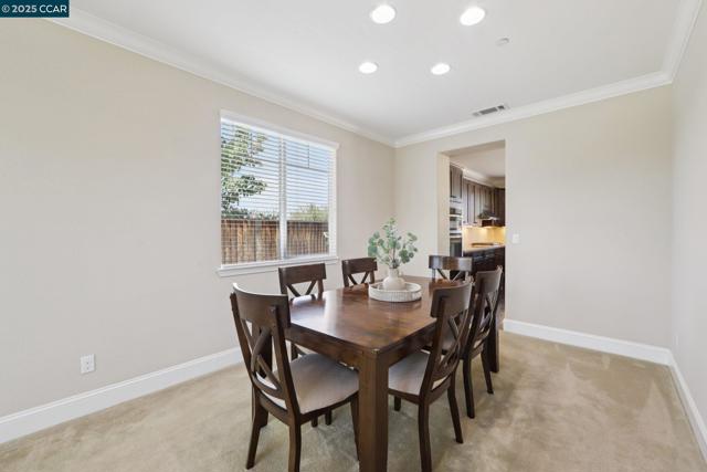 1610 Coventry Dr, Oakley CA: https://media.crmls.org/mediaz/f4f14caa-d8d0-4856-9769-e40bad3dfebb.jpg