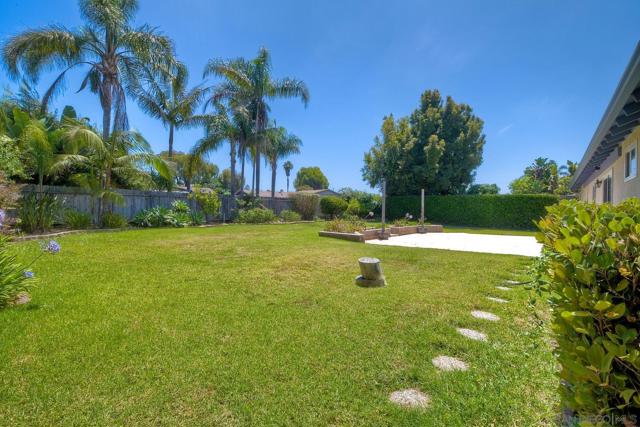 1729 Lahoud, Cardiff by the Sea CA: https://media.crmls.org/mediaz/f4f159a8-dccb-4b3f-b1cc-2f84748f05b8.jpg
