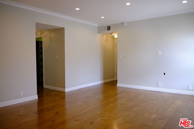 4444 Wilshire Boulevard, Los Angeles CA: https://media.crmls.org/mediaz/f4f1a71d-08c0-41eb-95d8-e8f33c614295.jpg