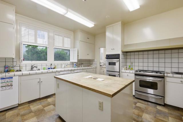 3900 Balboa Street, San Francisco CA: https://media.crmls.org/mediaz/f4f372b9-3166-40a7-bafc-cdc669e9c1db.jpg