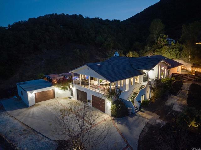 19950 Elfin Forest Ln, Escondido CA: https://media.crmls.org/mediaz/f4f3b7e1-08bd-4d25-a0a5-c6c4b3a9367b.jpg