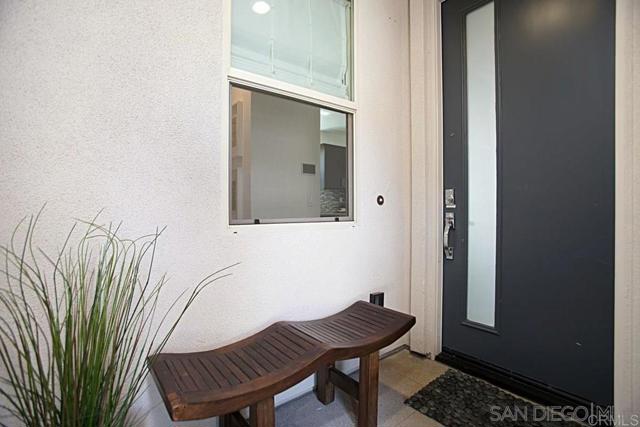 2617 Aperture Circle, San Diego CA: https://media.crmls.org/mediaz/f4f457e7-a8aa-4724-83d0-840bf41f4ab2.jpg