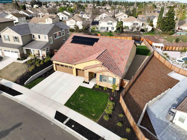 5420 Promontory Way, Antioch CA: https://media.crmls.org/mediaz/f4f46da3-d86d-4e95-a864-8f719a98081c.jpg
