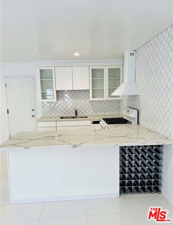 14730 S Normandie Avenue, Gardena CA: https://media.crmls.org/mediaz/f4f4a47c-dabc-4ab3-a68c-201f591c0800.jpg