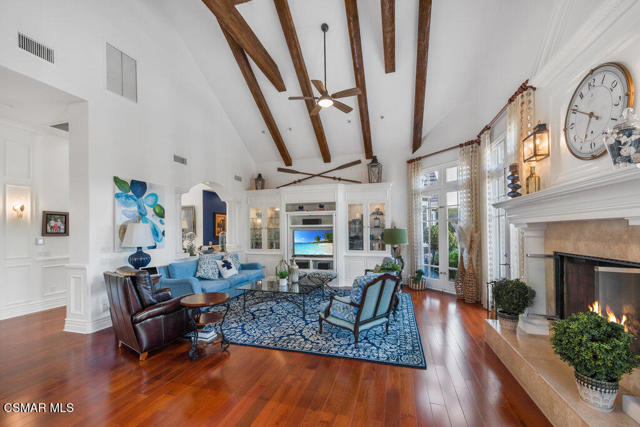 1816 Brittany Park Road, Camarillo CA: https://media.crmls.org/mediaz/f4f50b93-c375-4354-9f4c-393e4e804926.jpg