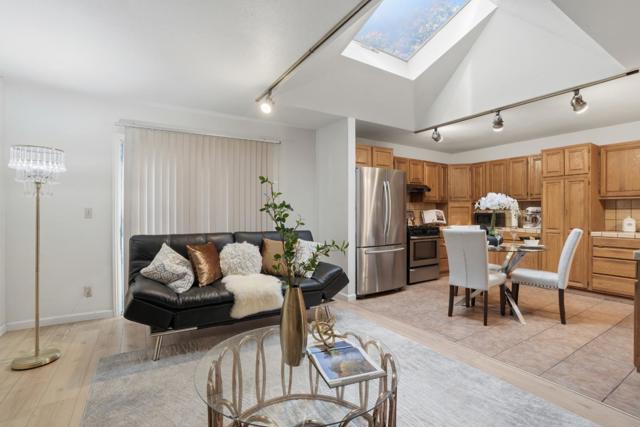 828 Weeks Street, East Palo Alto CA: https://media.crmls.org/mediaz/f4f513e8-85ae-4795-ae91-cdc64f5f1876.jpg