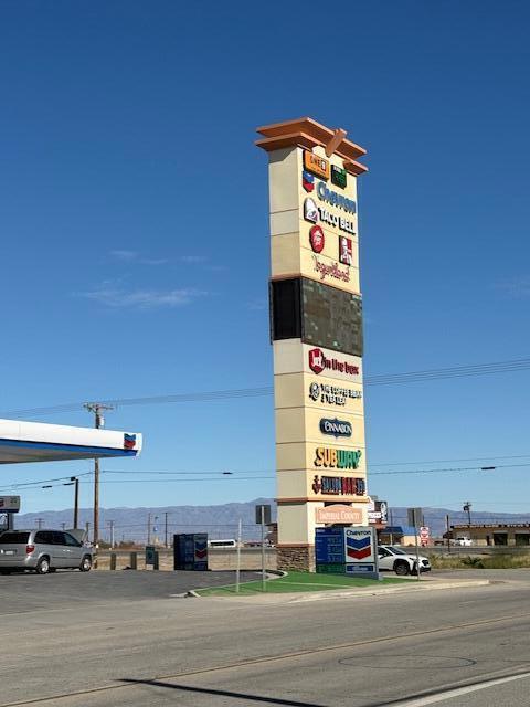 1188 Riviera Cir, Thermal CA: https://media.crmls.org/mediaz/f4f5c25b-9923-47e1-90fc-64e4cd756007.jpg