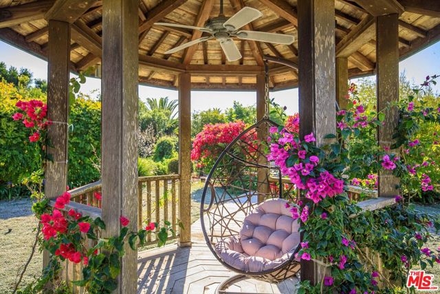 1601 Alisa Estate, Santa Barbara CA: https://media.crmls.org/mediaz/f4f69198-293c-405d-82d0-abb825b989b9.jpg