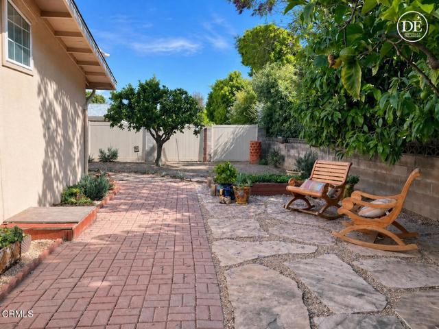 1025 Cachuma Avenue, Ventura CA: https://media.crmls.org/mediaz/f4f6f966-88d8-4e30-b4a8-059708670551.jpg