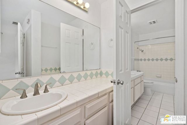 1852 N Mira Loma Way, Palm Springs CA: https://media.crmls.org/mediaz/f4f7ab3a-f4ea-4dec-9bb3-d07a41479949.jpg
