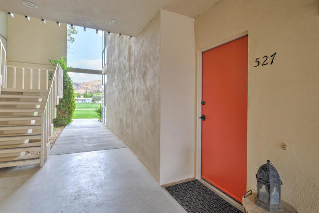 Image 33 of 50 For 527 Desert Lakes Drive