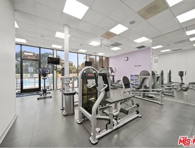 2160 E Century Parkway, Los Angeles CA: https://media.crmls.org/mediaz/f4f8ab28-bfaf-4235-88d3-867c84e6c87f.jpg