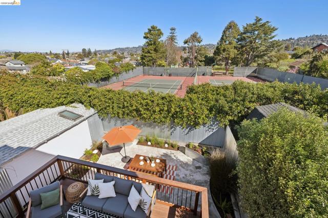 1509 Francis St, Albany CA: https://media.crmls.org/mediaz/f4f8fe31-f1c6-492d-b1a5-ba96a6ebbd8b.jpg