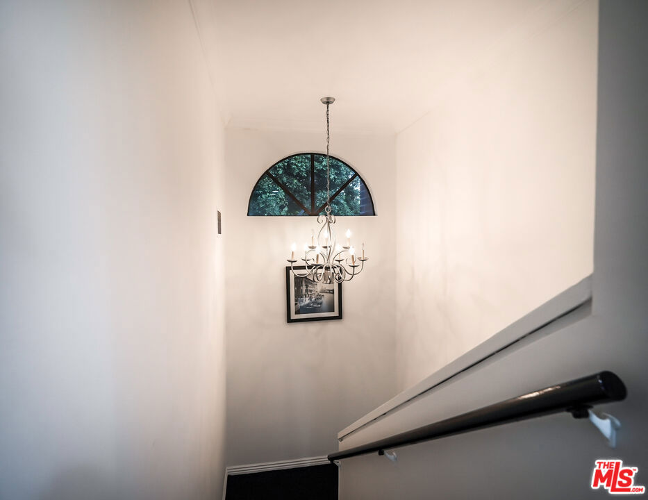 https://media.crmls.org/mediaz/f4f91220-e561-48ab-b54b-72a4a0e65e0e.jpg?preset=X-Large