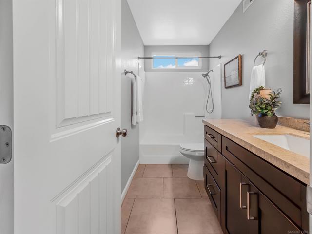 12440 Kestrel St, San Diego CA: https://media.crmls.org/mediaz/f4f94a9d-e421-46f4-825b-6f8a00189433.jpg
