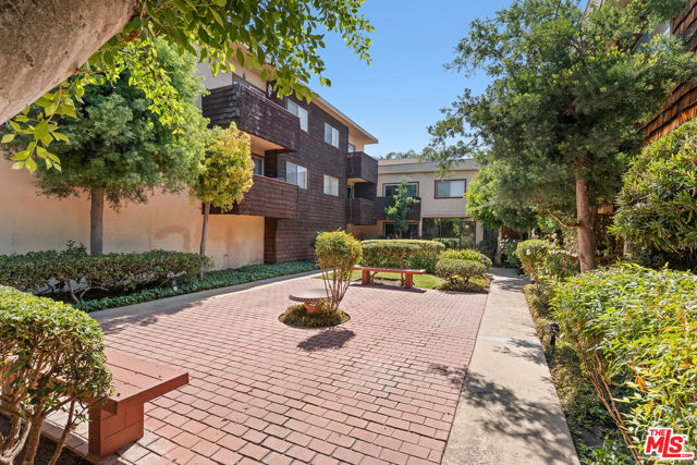 1 Bed Home for Sale in Los Angeles, California