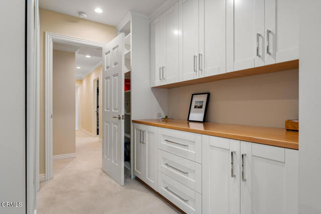 5109 Redwillow Lane, La Canada Flintridge CA: https://media.crmls.org/mediaz/f4f96a13-d200-4d2b-b818-5e8cdd73b307.jpg