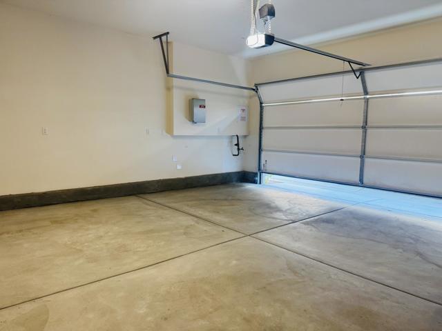 41551 Stanford Road, Palm Desert CA: https://media.crmls.org/mediaz/f4f9d033-6a0b-4bc3-85c4-e379e3648e90.jpg