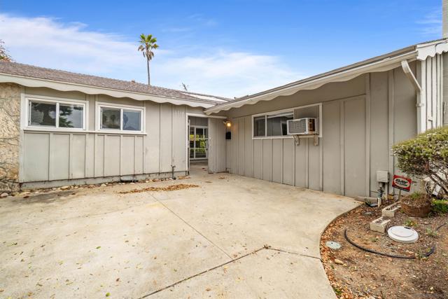 6734 Barnhurst Dr, San Diego CA: https://media.crmls.org/mediaz/f4f9d797-fc3f-411b-8f23-0b67afd05245.jpg