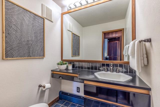 800 Rancho Prieta Road, Los Gatos CA: https://media.crmls.org/mediaz/f4fa3994-635d-4ad4-9393-b70e46b6872d.jpg