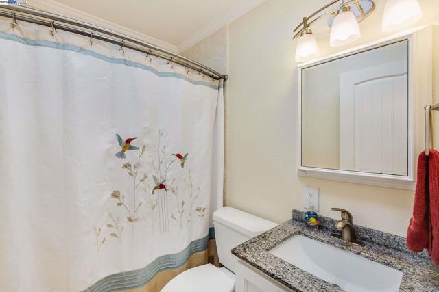 2515 Crystal Dr, Santa Clara CA: https://media.crmls.org/mediaz/f4fa41a8-d27e-47e7-afdb-a89bdf088b70.jpg