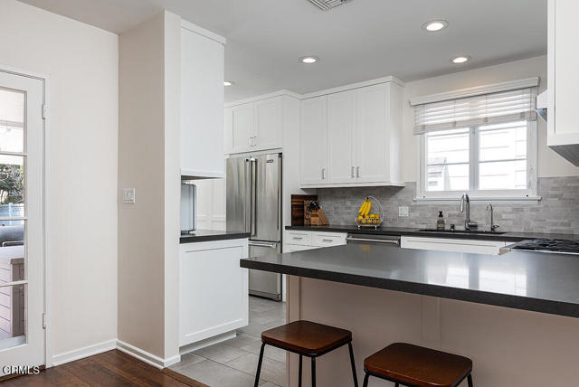 185 Glen Summer Road, Pasadena CA: https://media.crmls.org/mediaz/f4faf835-4971-469d-bd02-d04afb1c307e.jpg