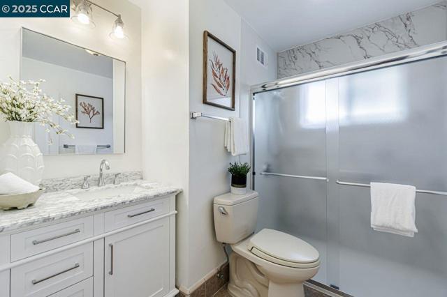 3338 Carlyle Ter, Lafayette CA: https://media.crmls.org/mediaz/f4fb00e5-d78e-4d62-a076-7f7b13e0ee87.jpg