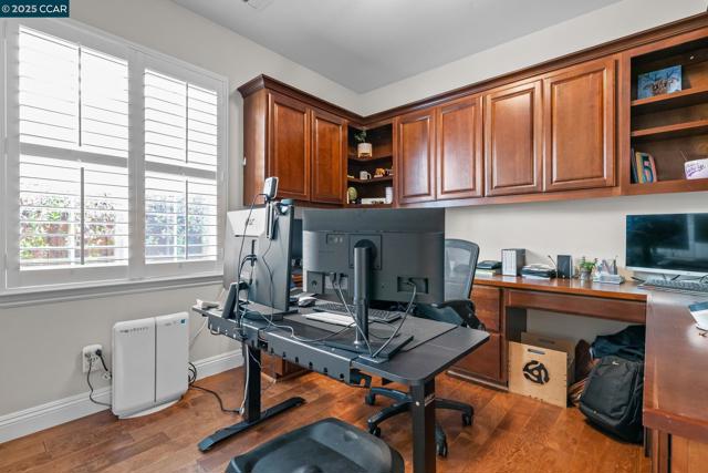 1656 Colchester St, Danville CA: https://media.crmls.org/mediaz/f4fbd7e0-9ff3-422f-a416-efb80b6f26c9.jpg