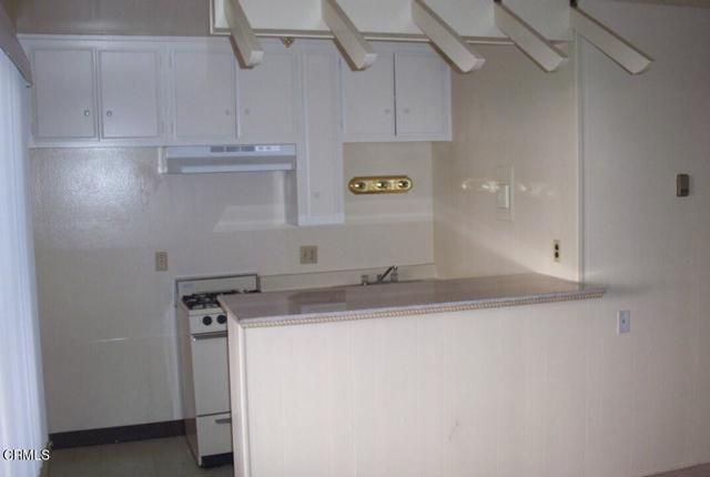 1920 N H Street, Oxnard CA: https://media.crmls.org/mediaz/f4fbdd12-56d0-40a2-b970-e718f3e7d80e.jpg