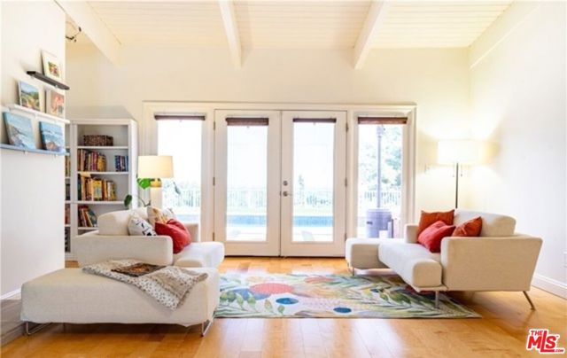 5714 El Canon Avenue, Woodland Hills CA: https://media.crmls.org/mediaz/f4fc852a-839b-4e63-b9bc-c7098e3078a9.jpg
