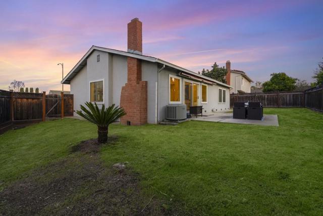 2805 Gazelle Drive, Campbell CA: https://media.crmls.org/mediaz/f4fc8d56-8328-45fd-8cf0-80b0b6561c76.jpg