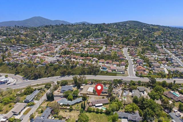 3718 Barbic Ct, Spring Valley CA: https://media.crmls.org/mediaz/f4fd2e82-5174-4d28-96b0-c7d605013ff5.jpg