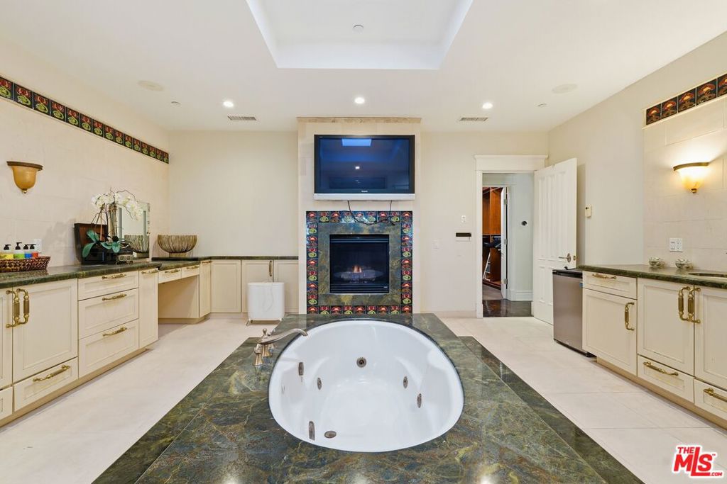 MLS #26842405 image #21