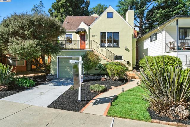 3357 Jordan Rd, Oakland CA: https://media.crmls.org/mediaz/f4ff0db5-8408-4b7b-b7d9-061cd4ed21e8.jpg