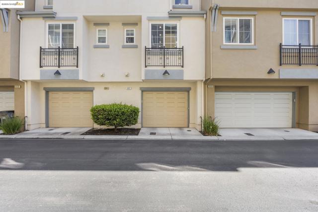 8892 Bellina Commons, Dublin CA: https://media.crmls.org/mediaz/f4ff16fd-b830-423f-b73f-837feffd0dbf.jpg