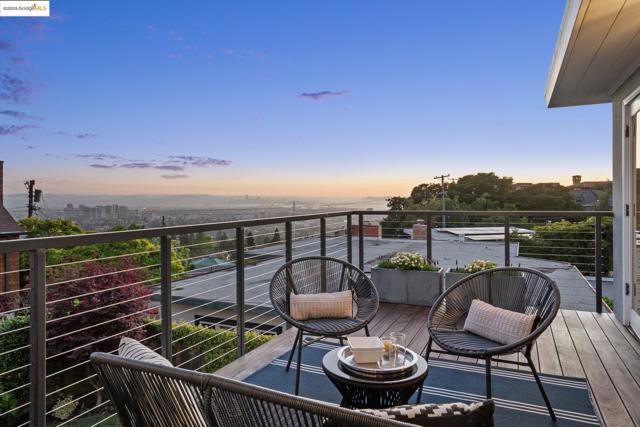 412 Scenic Avenue, Piedmont CA: https://media.crmls.org/mediaz/f4ff1da9-3e6d-4c15-8352-5ea6203314d3.jpg