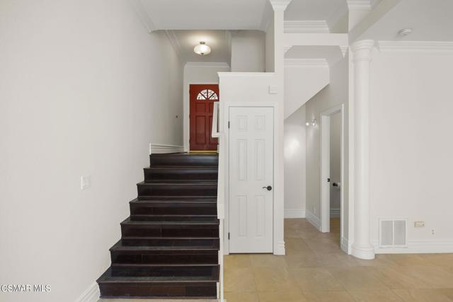 6-web-or-mls-Upmarketmedia_3123Hil-21