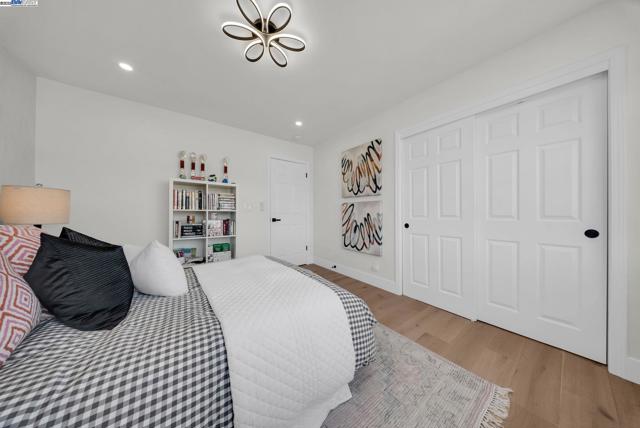 524 Gamay Ct, Fremont CA: https://media.crmls.org/mediaz/f4ff859d-b5f7-440e-ba80-31e23e0a458d.jpg