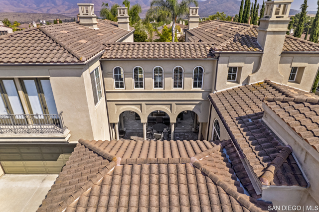 2832 Echo Ridge CT, Chula Vista CA: https://media.crmls.org/mediaz/f4fff663-5e63-4799-b690-cd53e4e56a2b.jpg