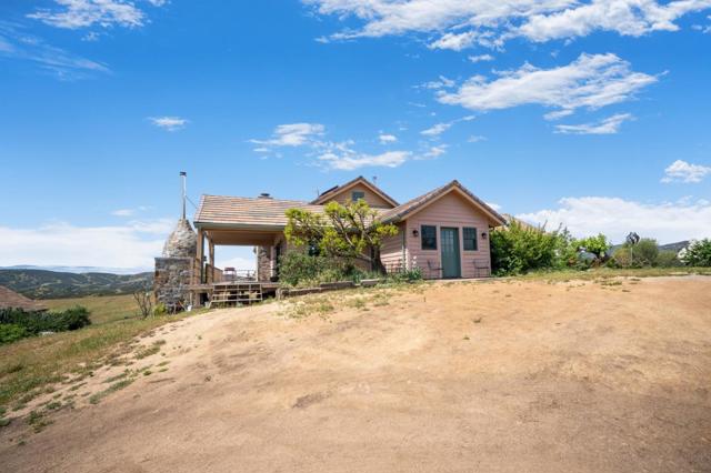 30625 Stonewall Canyon Road, Soledad CA: https://media.crmls.org/mediaz/f5008861-13d2-4a27-8766-ae2fdfc4e454.jpg