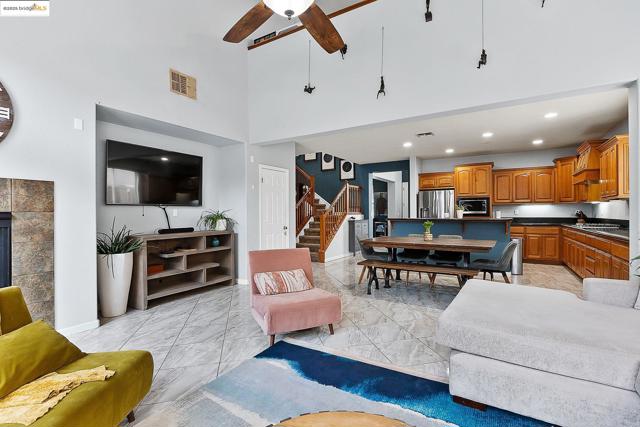3551 Keystone Loop, Discovery Bay CA: https://media.crmls.org/mediaz/f501aca2-0f91-4df0-a28b-568f3ed8f1c9.jpg